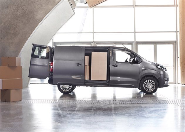 PROACE-VAN-medium -04-2016_11