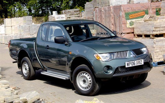 Mitsubishi L200 (7)