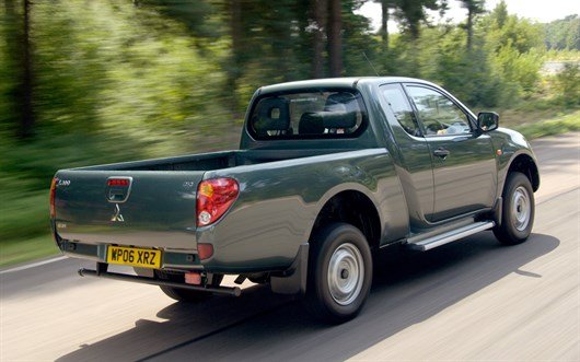 Mitsubishi L200 (6)